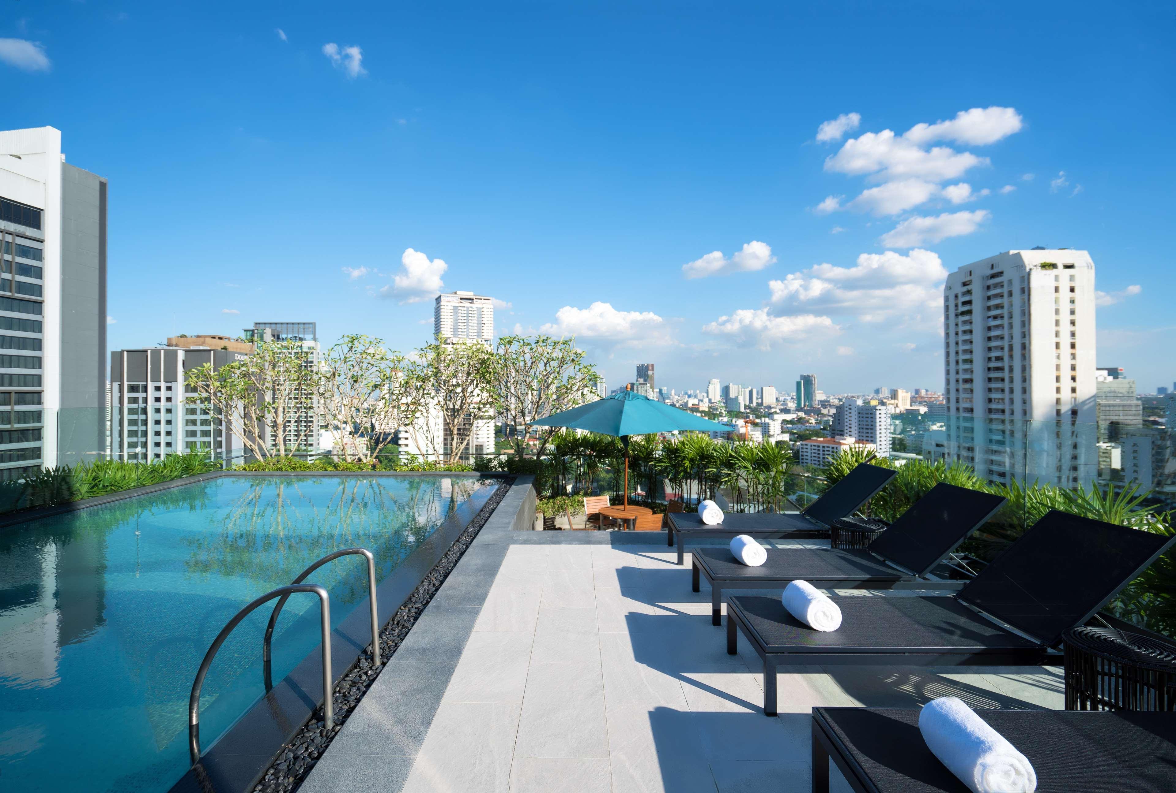 Hyatt Place Bangkok Sukhumvit 24 Hotel Exterior photo